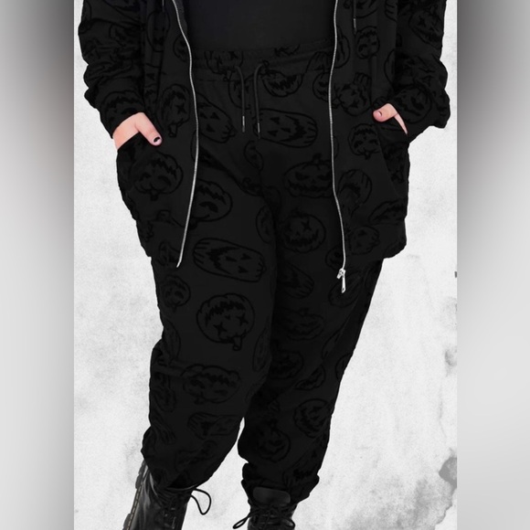 Foxblood Forever Halloween Set - Picture 5 of 5